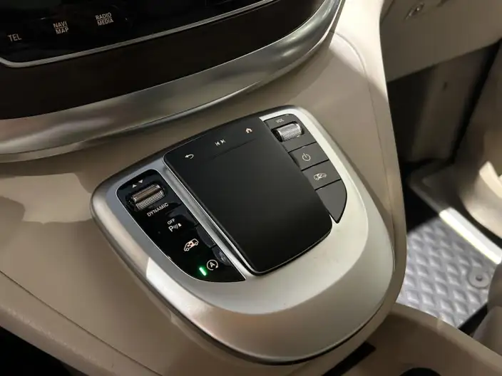 Mercedes-Benz V-Class 2021 Model V 260 Pilot Edition – фото 9