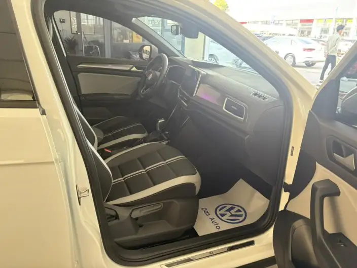 Volkswagen T-Roc 2023 Model 300TSI DSG Chenguang Edition – фото 6