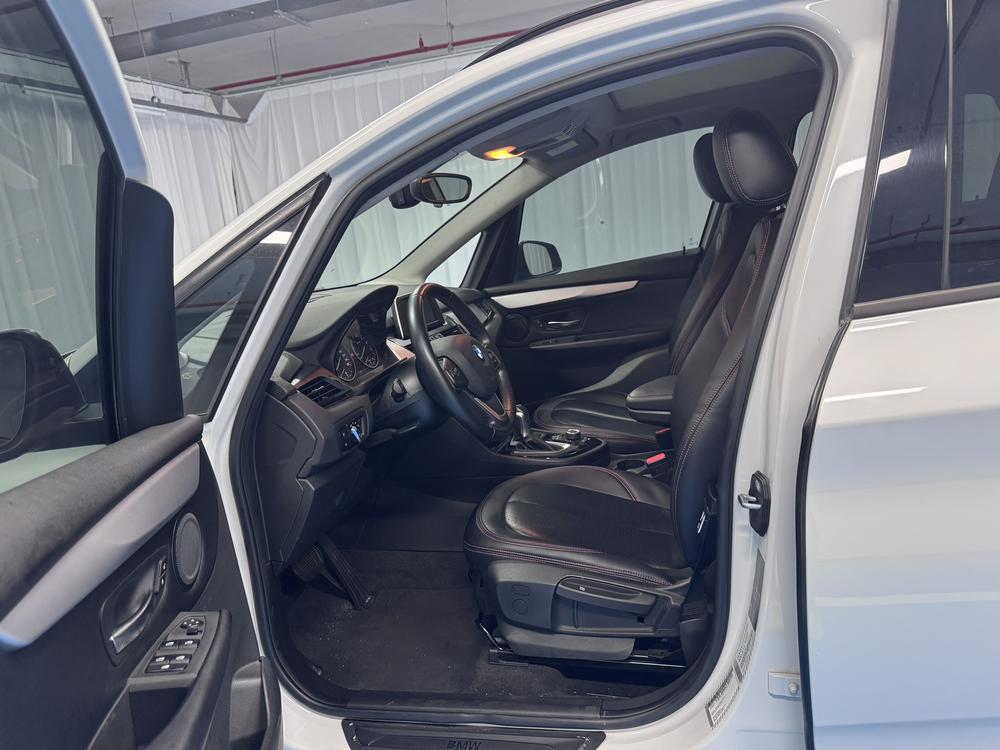 BMW 2 Series Active Tourer 2016 модификация 218i Leading – фото 17