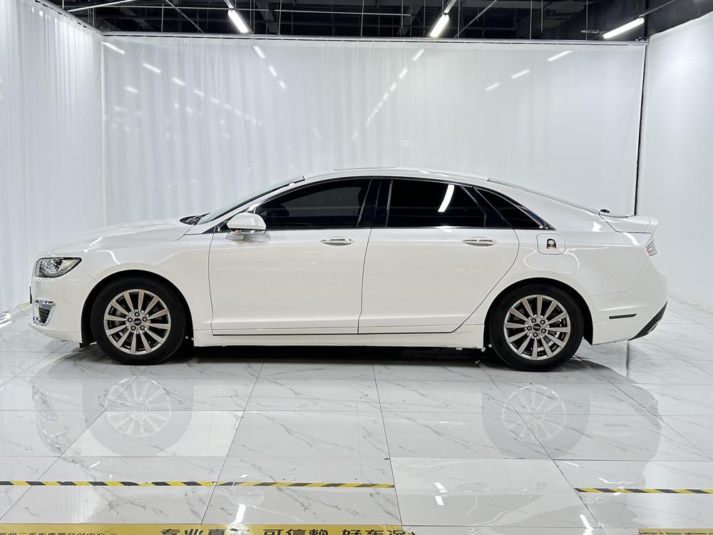 Lincoln MKZ 2017 2.0T Premium – фото 4