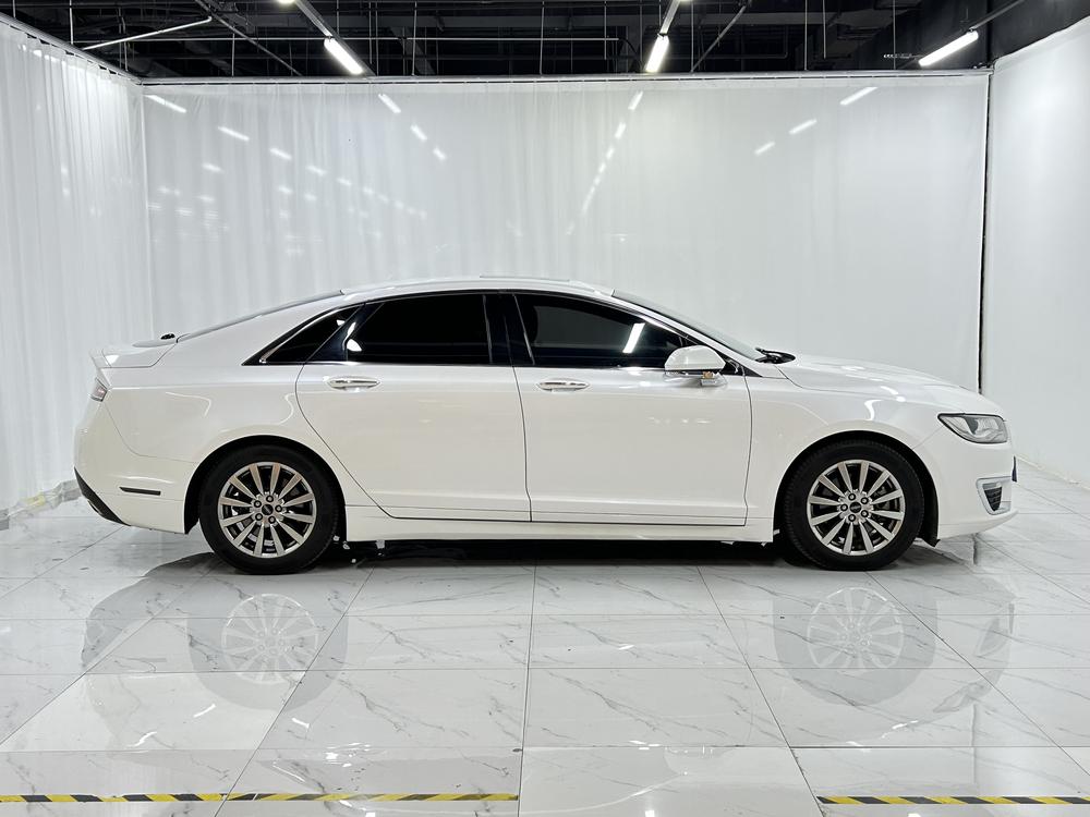 Lincoln MKZ 2017 2.0T Premium – фото 8