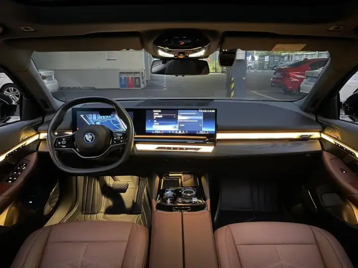 BMW i5 2024 Model eDrive35L Exclusive Model Luxury Set – фото 10