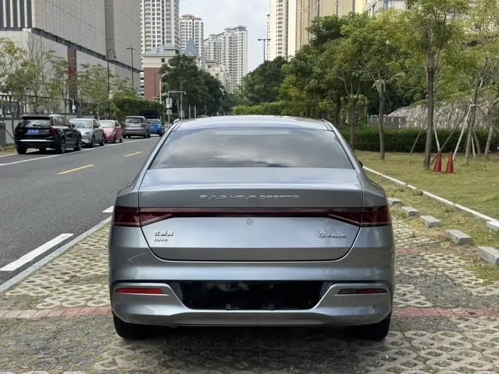 BYD Qin PLUS DM 2023 Model DM-i Champion Edition 120KM Leading Model – фото 5