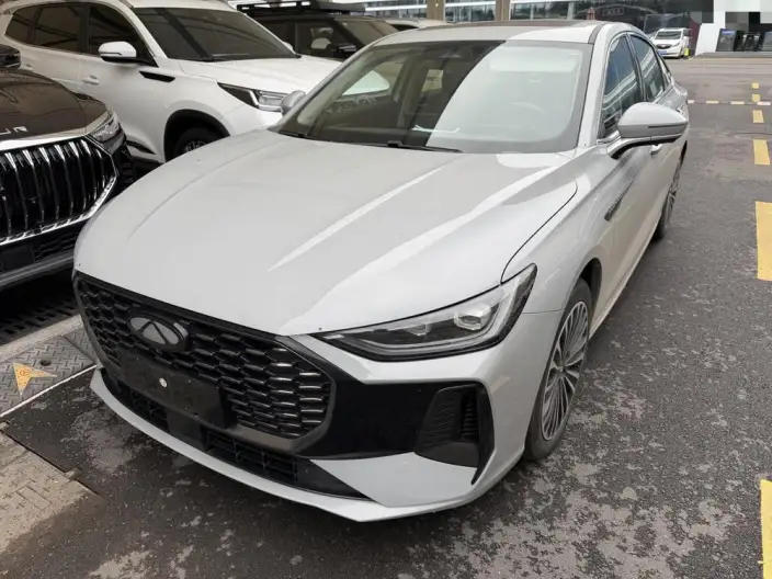 Fengyun A8L 2025 Model 145km Luxury Model – фото 1