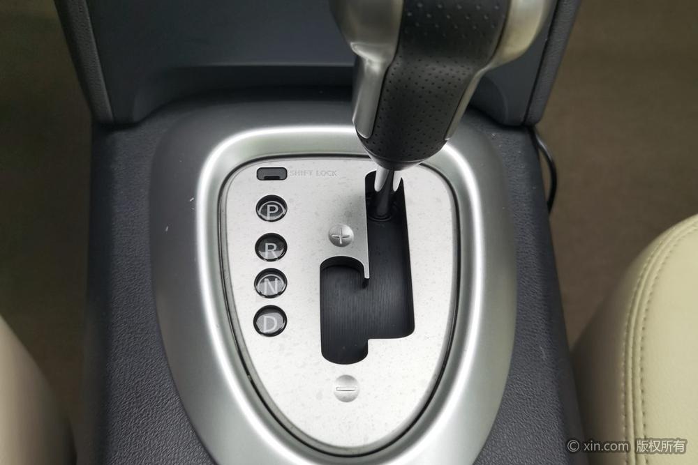 Nissan Qashqai 2012 2.0XV Thunder CVT 2WD – фото 15