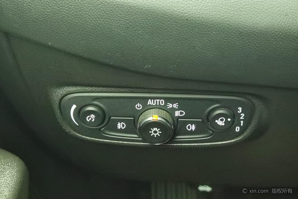 Chevrolet Equinox 2017 модификация RS 550T автоматическое 4WD Explore Edition – фото 16
