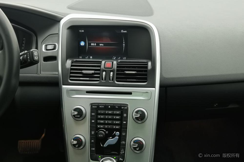 Volvo XC60 2017 модификация T5 AWD Zhiyuan Edition – фото 12