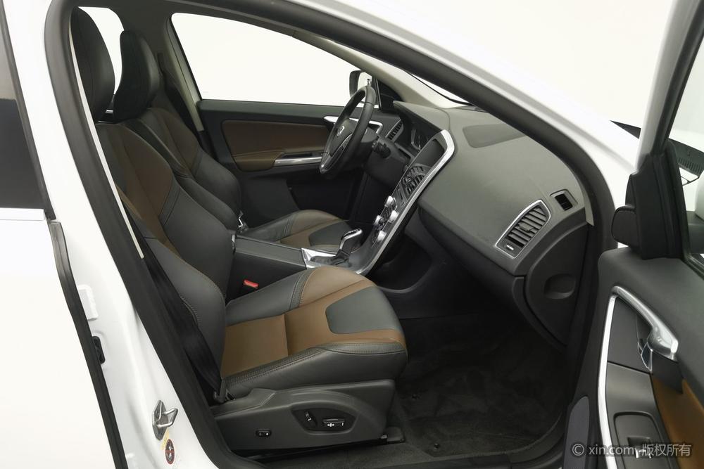 Volvo XC60 2017 модификация T5 AWD Zhiyuan Edition – фото 13