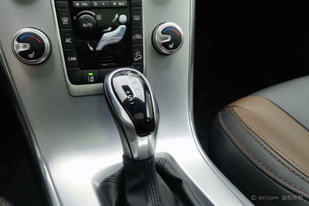 Volvo XC60 2017 модификация T5 AWD Zhiyuan Edition – фото 16