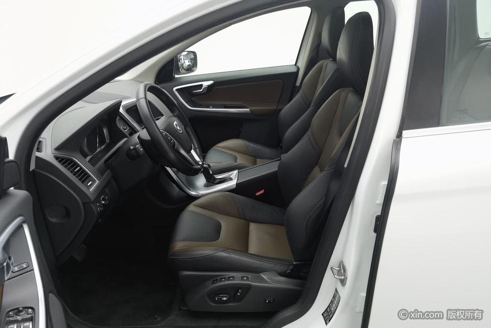 Volvo XC60 2017 модификация T5 AWD Zhiyuan Edition – фото 18