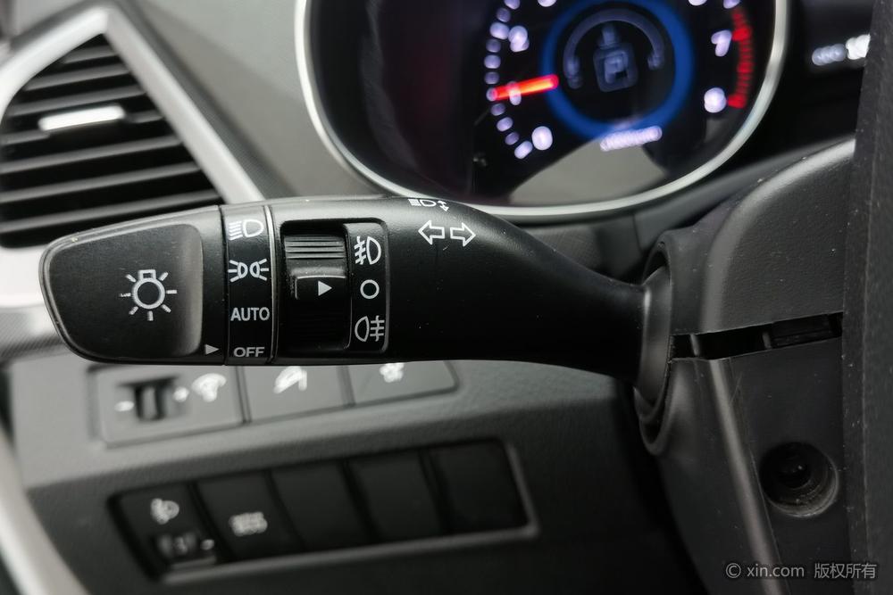Hyundai Santa Fe 2015 модификация 2.0T автоматическое 2WD Intelligent 5 seat – фото 17