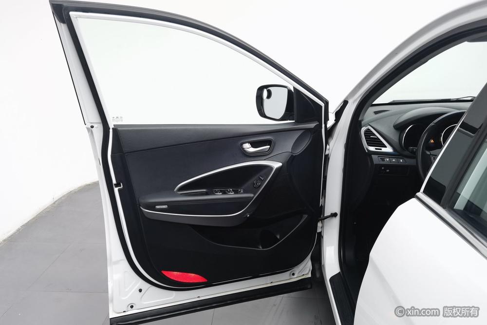 Hyundai Santa Fe 2015 модификация 2.0T автоматическое 2WD Intelligent 5 seat – фото 22