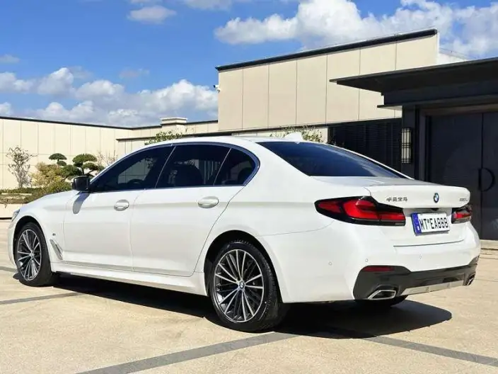 BMW 5 Series 2022 Model Facelift II 530Li Leading Model M Sports Set – фото 4