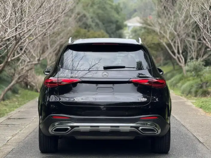 Mercedes-Benz GLC 2024 Model Facelift GLC 300 L 4MATIC Dynamic Model 5 seat – фото 5