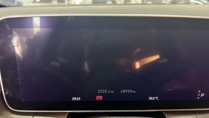Mercedes-Benz GLC 2024 Model Facelift GLC 300 L 4MATIC Dynamic Model 5 seat – фото 8