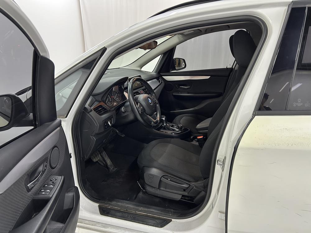 BMW 2 Series Active Tourer 2016 модификация 218i Leading – фото 17