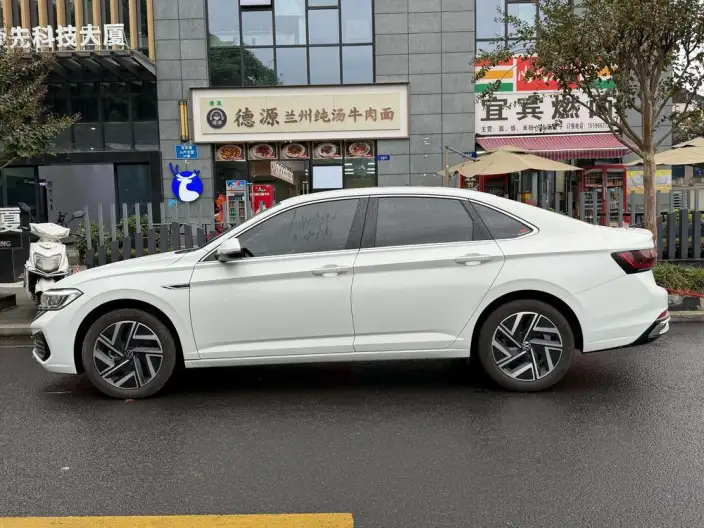 Volkswagen Sagitar 2023 Model 280TSI DSG Beyond Edition Lite – фото 3