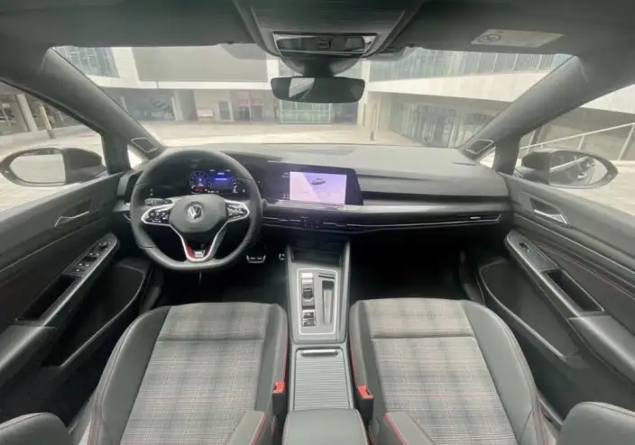 Volkswagen Golf GTI 2021 Model 380TSI DSG GTI – фото 6