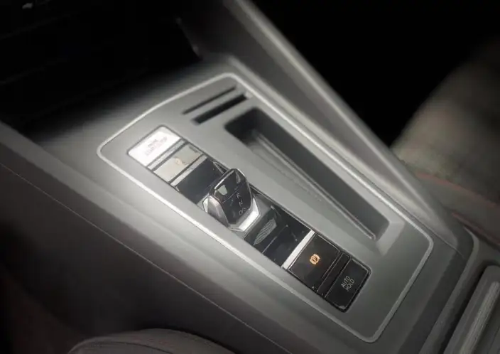 Volkswagen Golf GTI 2021 Model 380TSI DSG GTI – фото 7