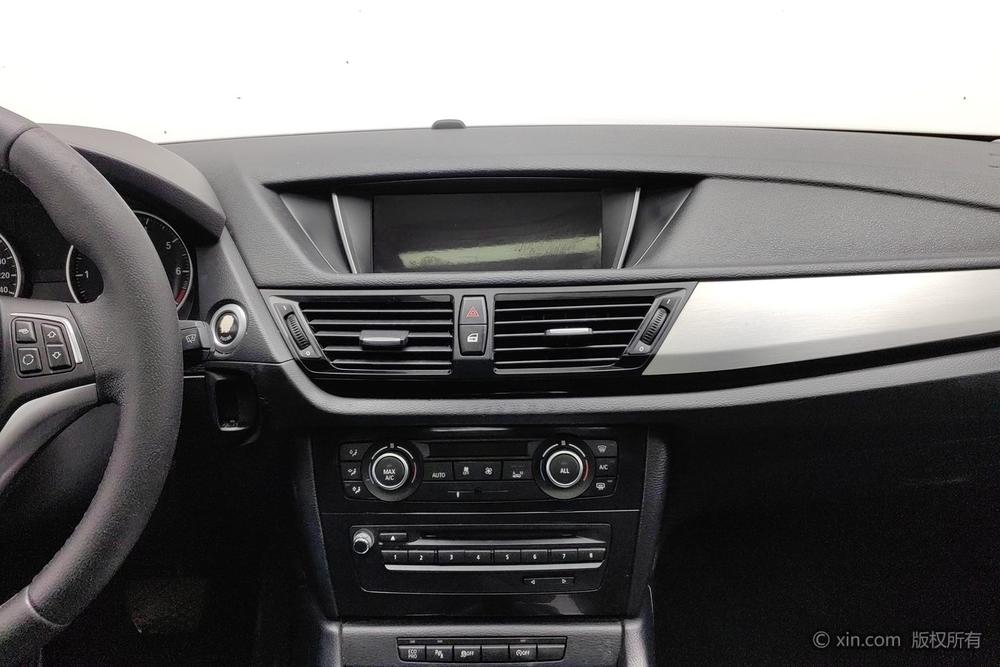 BMW X1 2014 sDrive18i Leader – фото 12