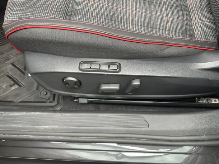 Volkswagen Golf GTI 2026 Model 380TSI DSG GTI – фото 8