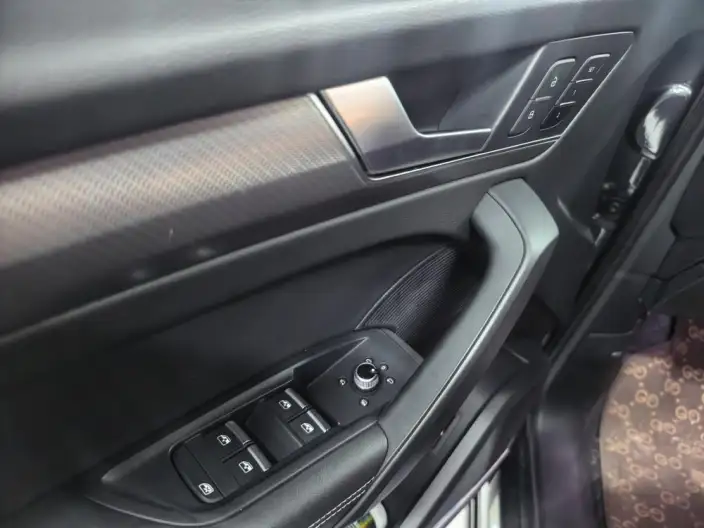 Audi Q5L 2022 Model Facelift 45T Luxury Dynamic Model – фото 10