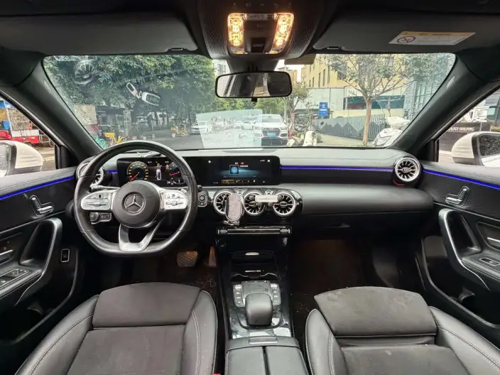 Mercedes-Benz A-class 2022 Model A 200 L Sports sedan Fashion Edition – фото 9