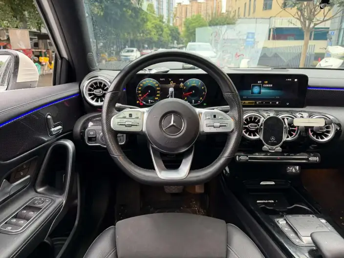 Mercedes-Benz A-class 2022 Model A 200 L Sports sedan Fashion Edition – фото 10