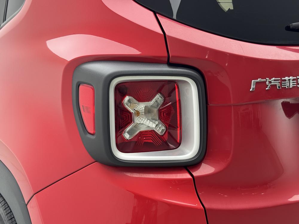 Jeep Renegade 2016 модификация 1.4T автоматическое Smart Edition – фото 13