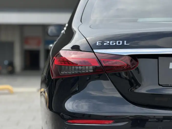 Mercedes-Benz E-Class 2022 Model E 260 L sedan – фото 7