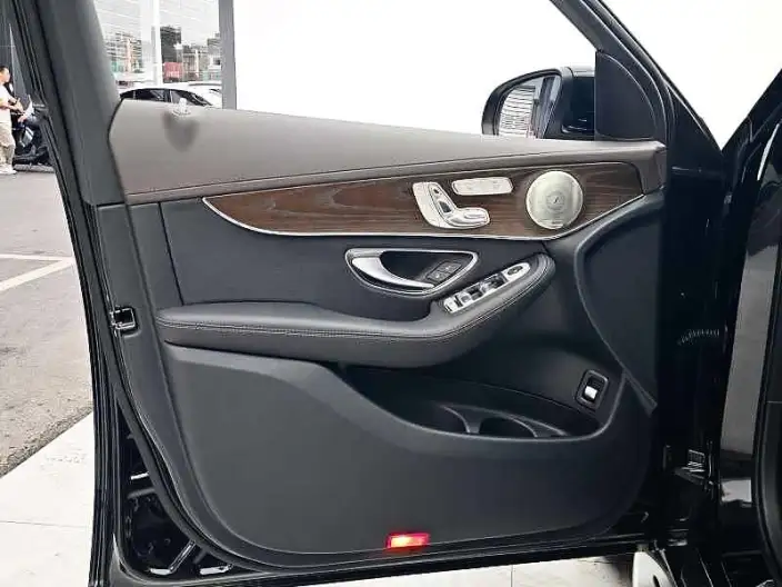 Mercedes-Benz GLC 2022 Model GLC 300 L 4MATIC Dynamic Model – фото 10
