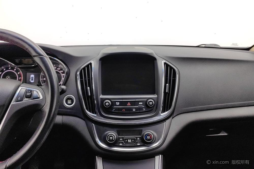Baojun 560 2016 1.5T Manual Luxury – фото 11