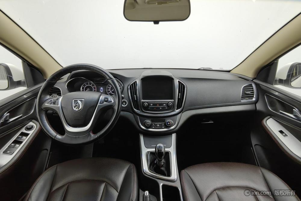Baojun 560 2016 1.5T Manual Luxury – фото 12
