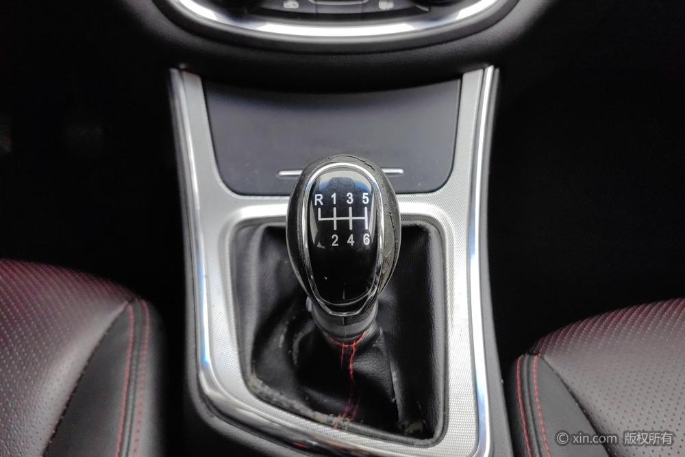 Baojun 560 2016 1.5T Manual Luxury – фото 14