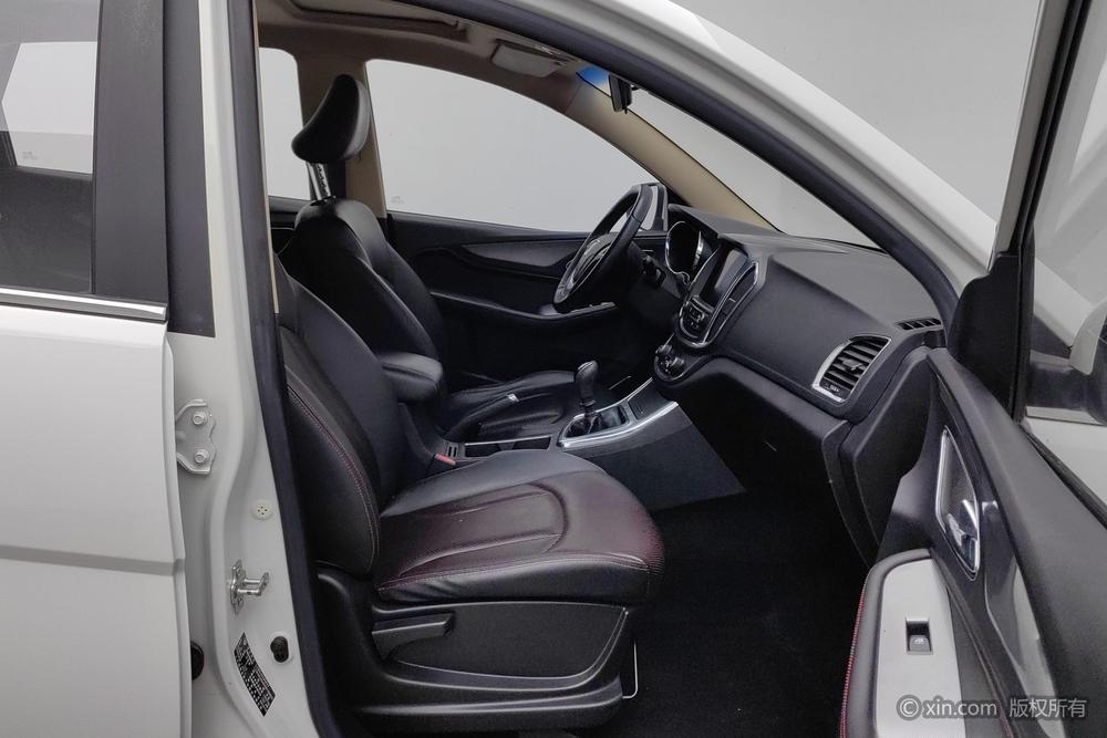 Baojun 560 2016 1.5T Manual Luxury – фото 24