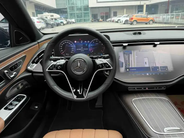 Mercedes-Benz E-Class 2024 Model E 300 L Luxury Model sedan – фото 9