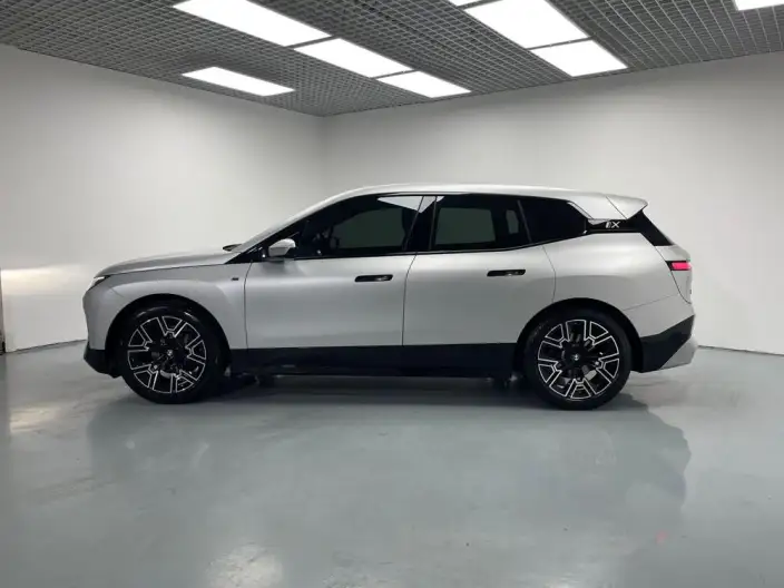 BMW iX 2022 Model xDrive40 – фото 4