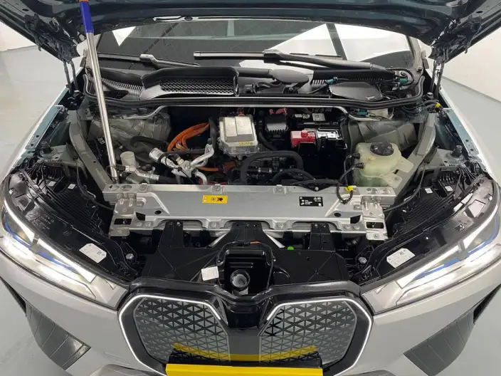 BMW iX 2022 Model xDrive40 – фото 10