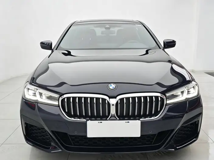 BMW 5 Series 2023 Model 530Li Leading Model M Sports Set – фото 2