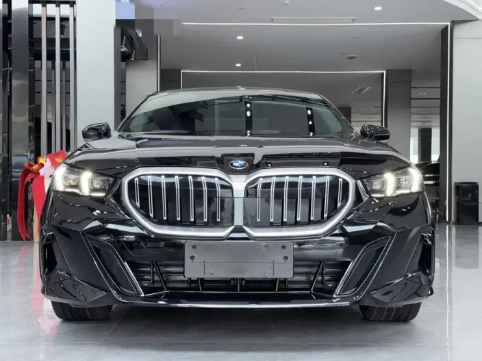 BMW 5 Series 2024 Model 530Li Leading Model M Sports Set – фото 2