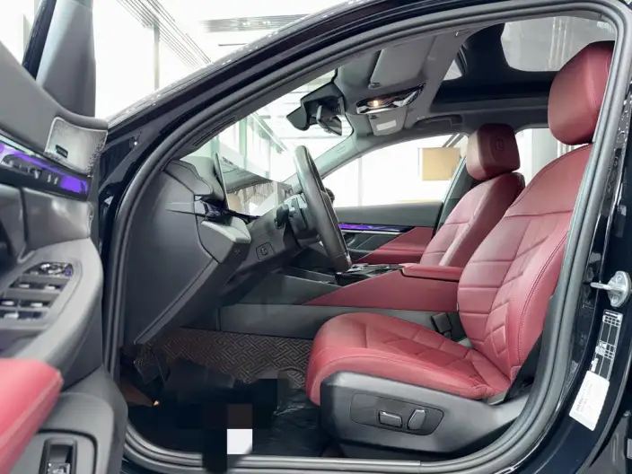 BMW 5 Series 2024 Model 530Li Leading Model M Sports Set – фото 8