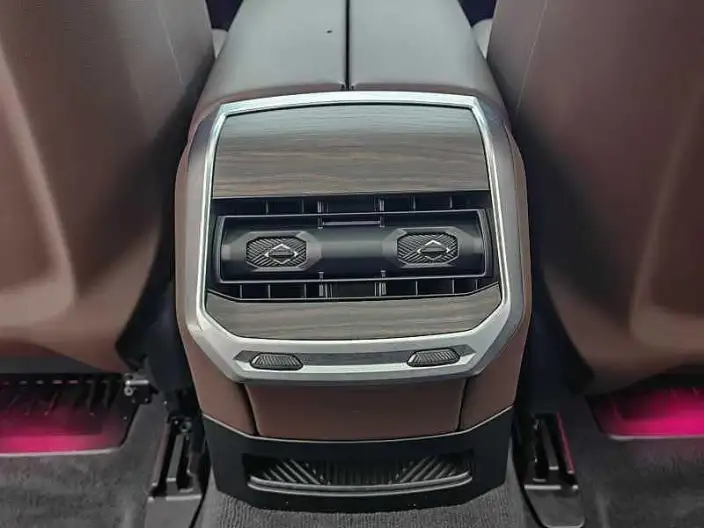 BMW 7 Series 2023 Model 735Li Luxury Set – фото 8