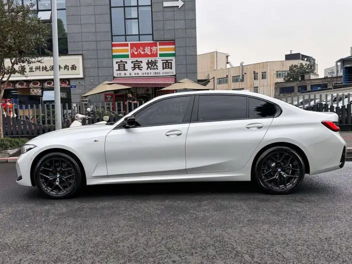 BMW 3 Series 2025 Model 330Li M Sports Night Set – фото 3