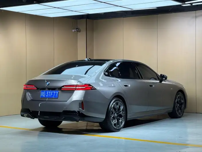 BMW 5 Series 2025 Model 530Li Leading Model Luxury Set – фото 5