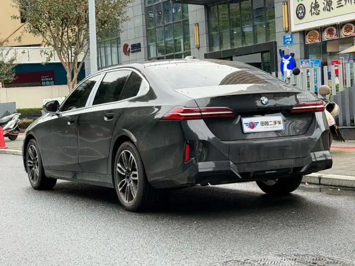 BMW 5 Series 2026 Model 530Li Leading Model M Sports Set – фото 4