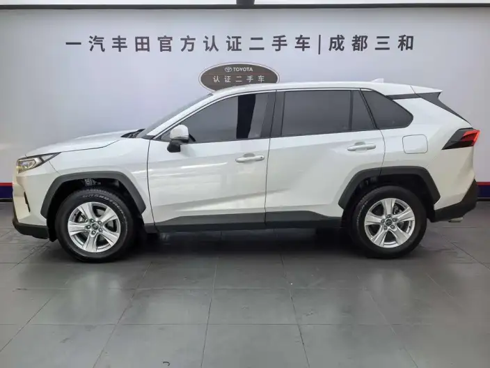 Toyota RAV4 2024 Model 2.0L CVT 2WD Urban Edition – фото 3