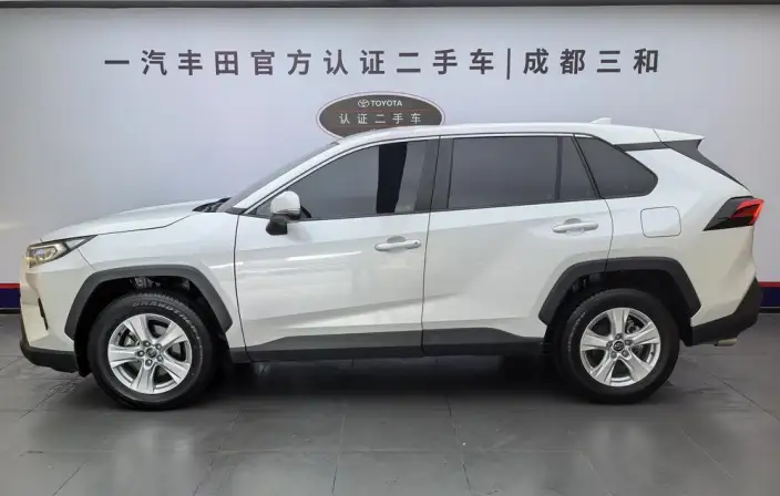 Toyota RAV4 2024 Model 2.0L CVT 2WD Urban Edition – фото 3