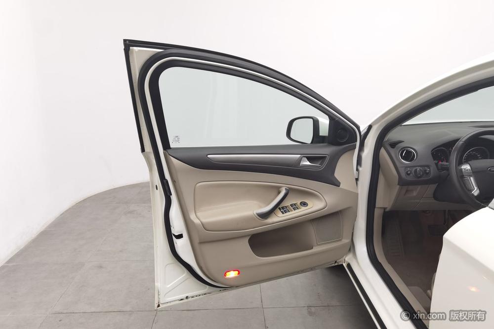 Ford Mondeo-Zhisheng 2011 2.3L Fashion – фото 22