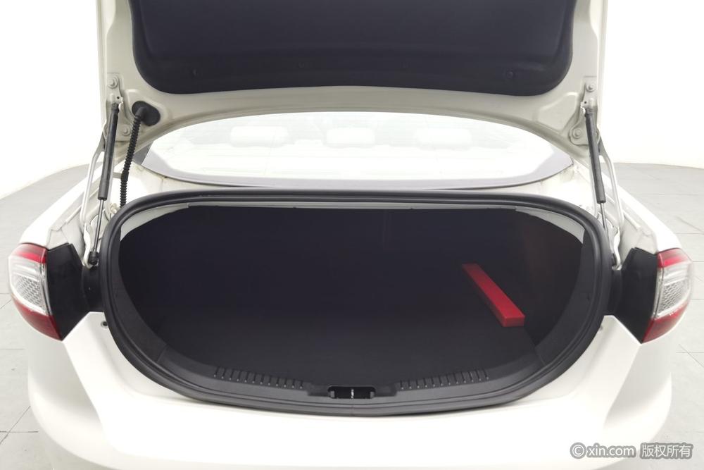 Ford Mondeo-Zhisheng 2011 2.3L Fashion – фото 24