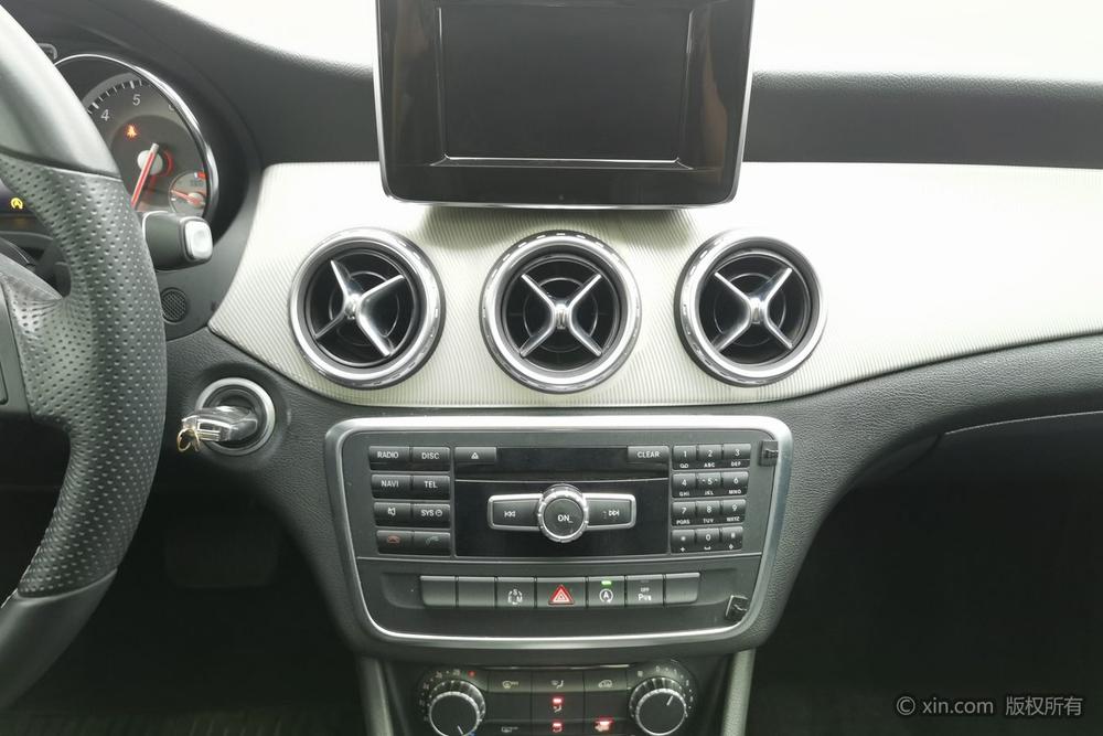 Mercedes-Benz GLA 2015 GLA 200 Dynamic – фото 12